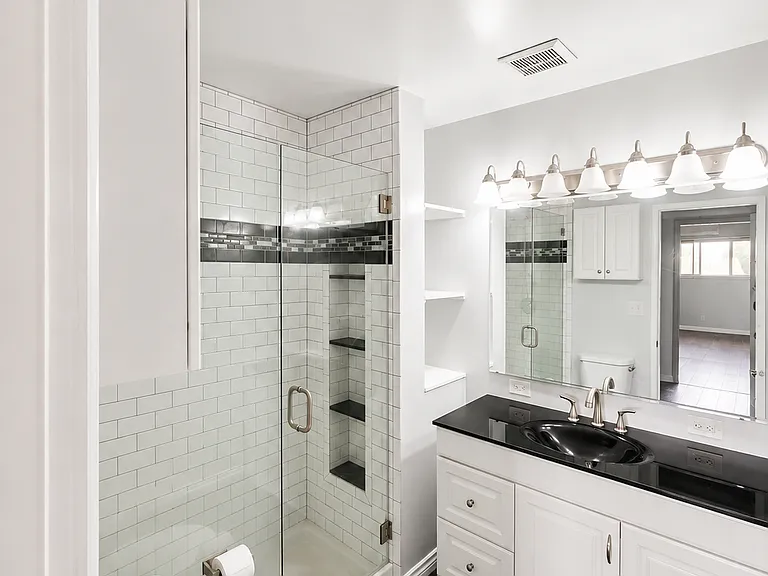 1299 Cordova St #308 — Photo 9