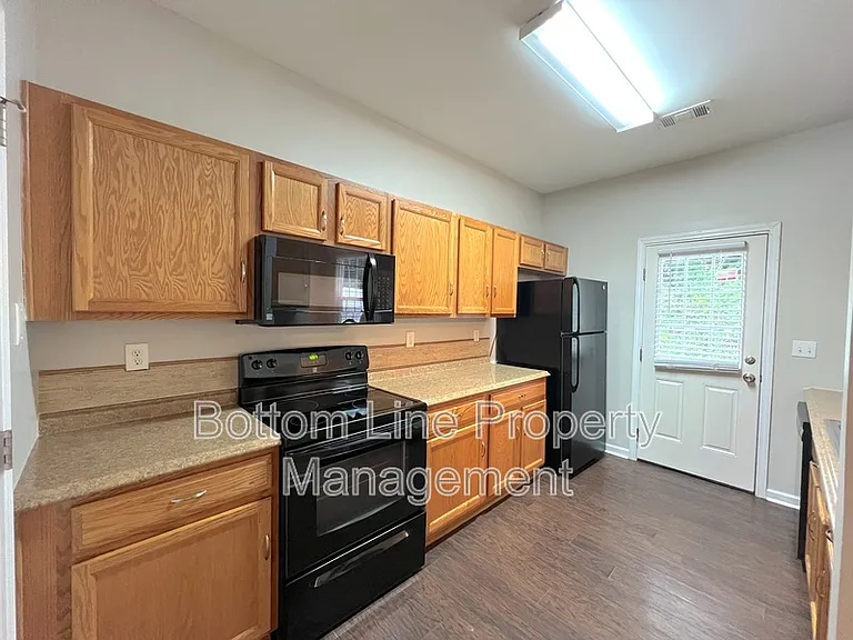 7637 Abigail Glen Dr — Photo 10
