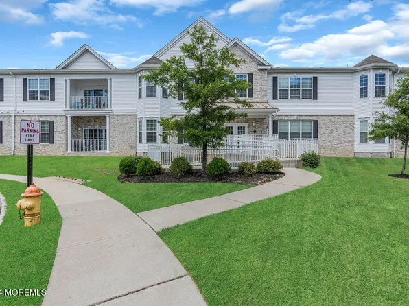 107 Canterbury Lane #107, Morganville, NJ 07751