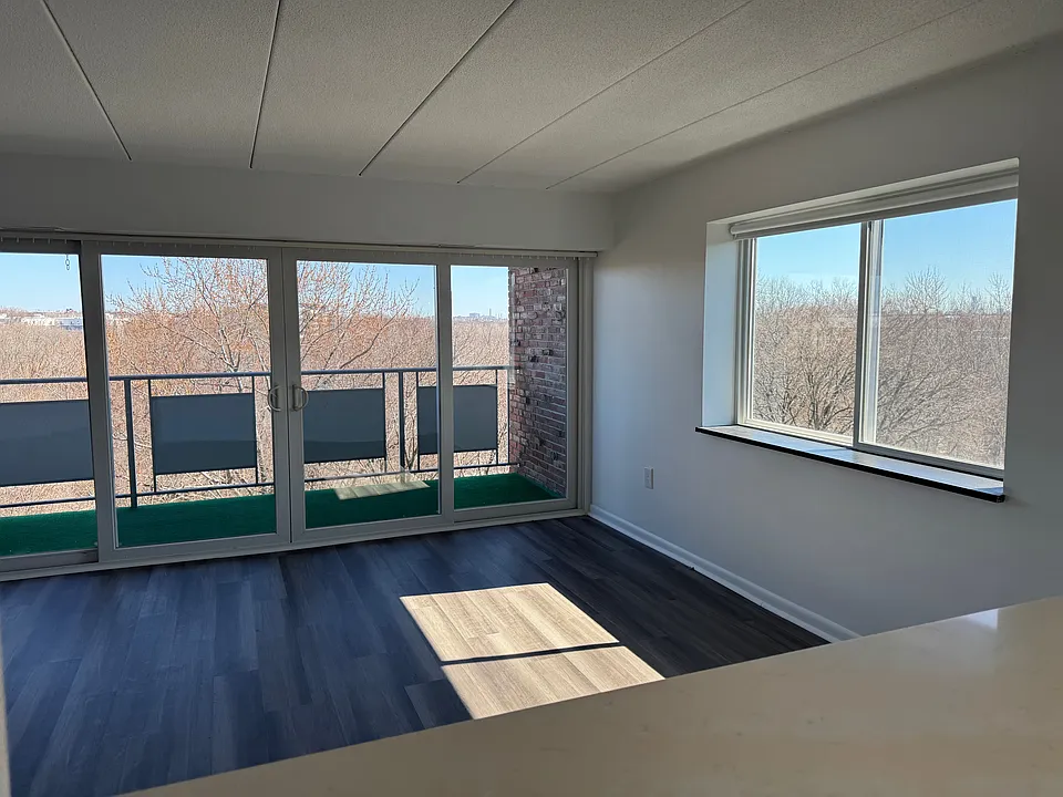 53 Hill Rd.