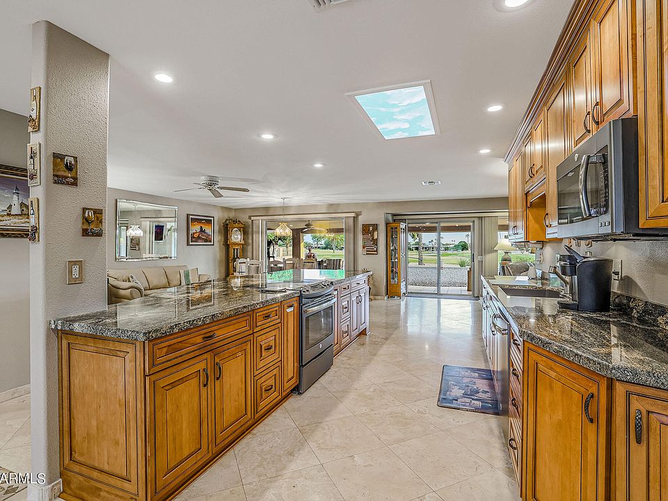 1st image of 10901 W Willowbrook Dr
