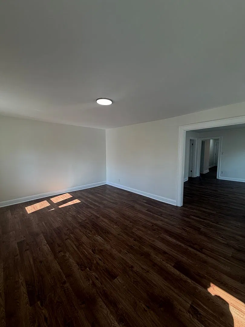618 East 4th Avenue — Photo 2