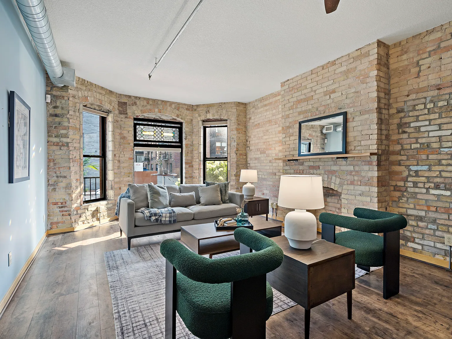 2 bed, 1200 sqft, $1,895 — Photo 3
