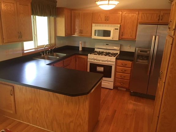 4th image of 9133 Nevada Ct N