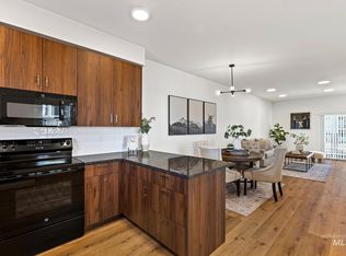 4328 N Mandas Ln, Garden City, ID 83714