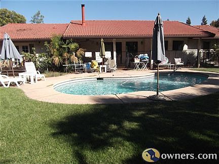 Secluded w/separate guest house