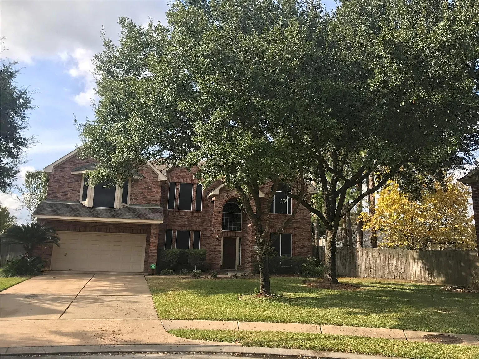 4 bed, 3.5 bath, 3116 sqft, $3,000 — Photo 2