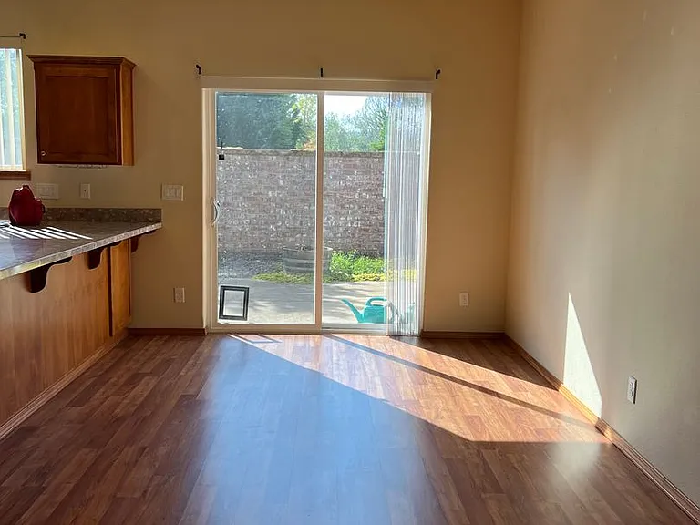 417 SW Pemberly Loop — Photo 9