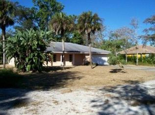 375 21st St SW, Naples, FL 34117