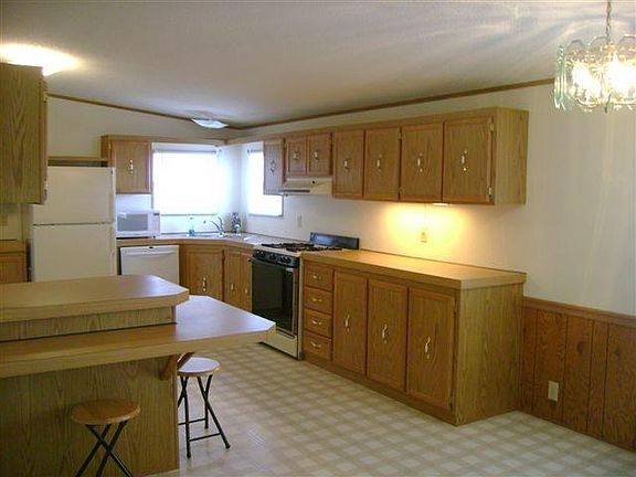 2nd image of 622 Brian Blvd NE