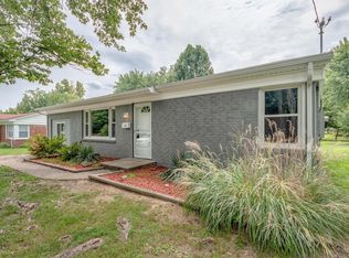 909 W Concord St, Marion, IL 62959