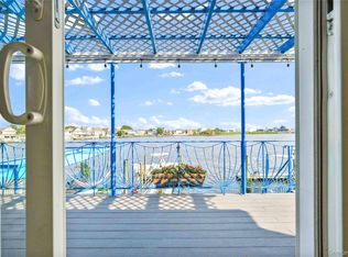 15579 Bayview Ave, Rosedale, NY 11422