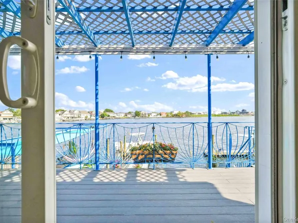 15579 Bayview Avenue, Rosedale, NY 11422