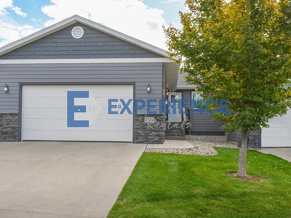 3702 S Outfield Cir