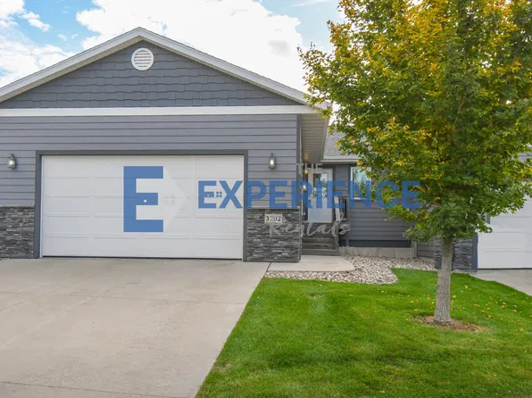 3702 S Outfield Cir, Sioux Falls, SD 57110