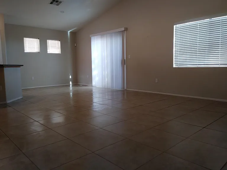 4740 Mountain Snow St — Photo 2