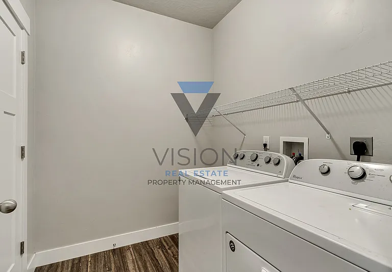 97 W Silver Springs Dr — Photo 10
