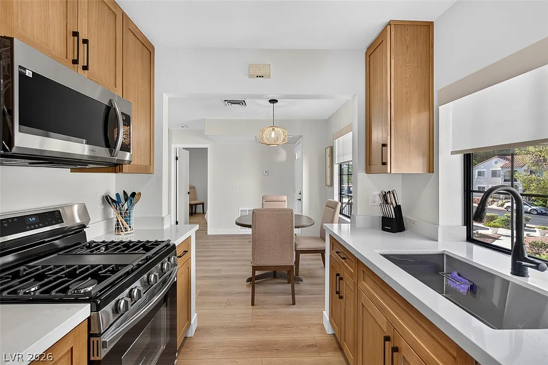 4854 Nara Vista Way — Photo 1