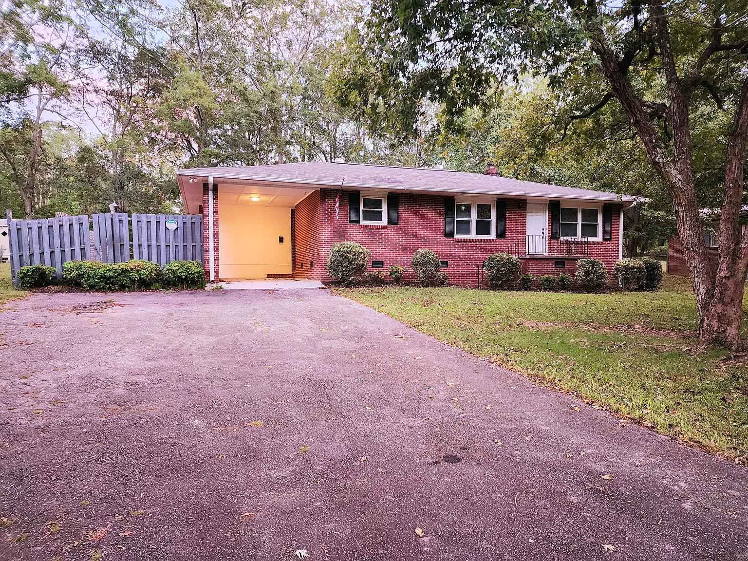 3 bed, 1.5 bath, 1550 sqft, $1,695 — Photo 1