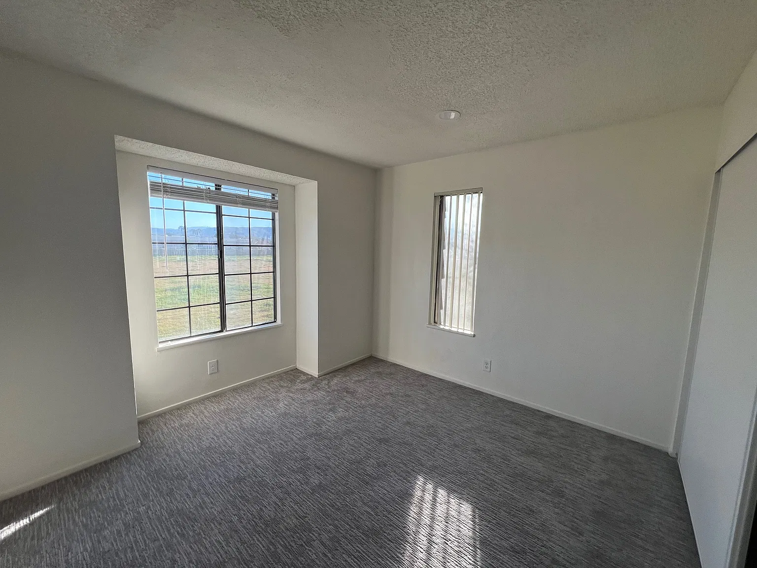 4 bed, 1443 sqft, $1,000 — Photo 2