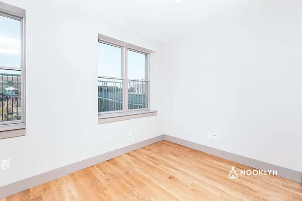 Rented by Nooklyn NYC LLC | media 44