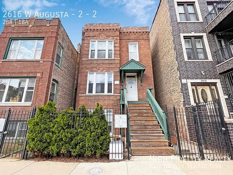 2616 W Augusta Blvd #2 — Photo 1