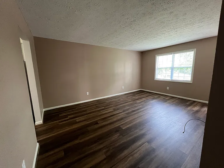 512 Shenandoah Dr — Photo 7