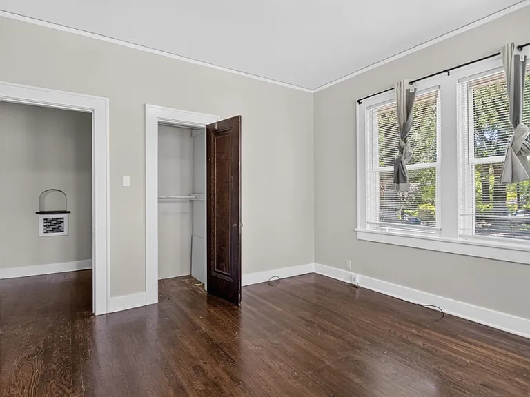 3719 W Markham St — Photo 11