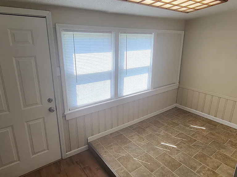 2656 Center St — Photo 11