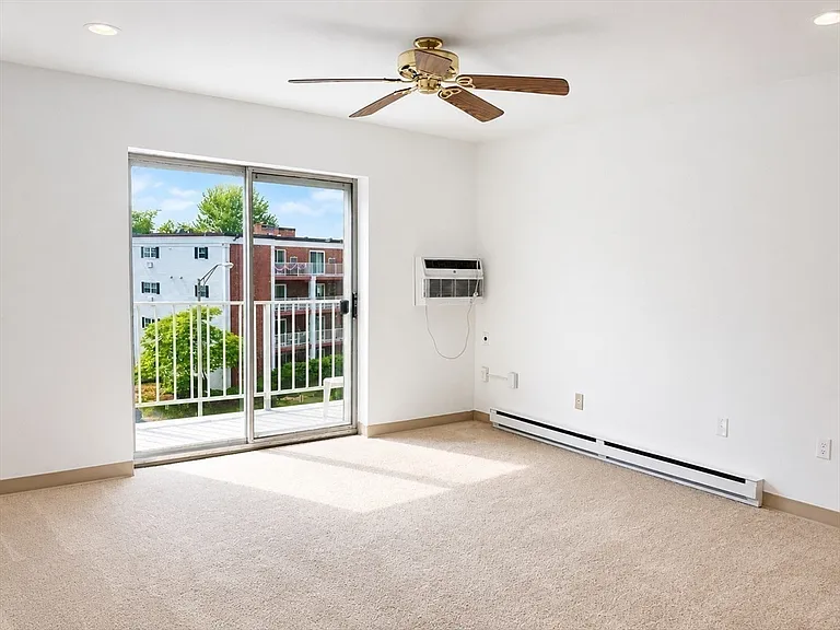 25 Greentree Ln #43 — Photo 7
