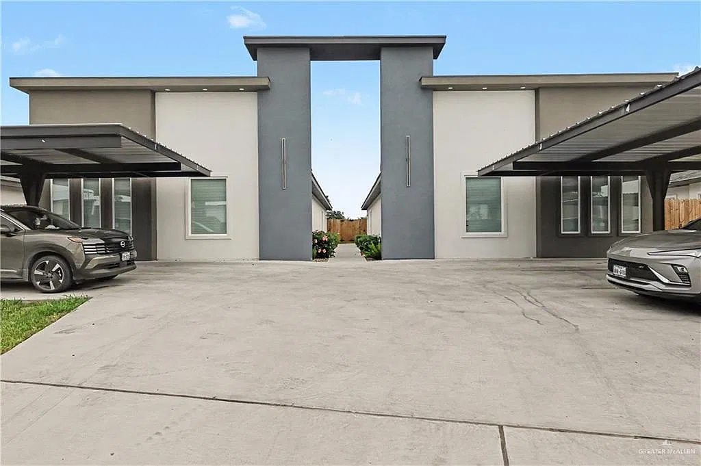 2 bed, 2.0 bath, 986 sqft, $1,200 — Photo 1