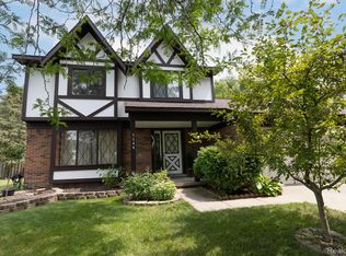 5244 Old Cove Rd, Clarkston, MI 48346