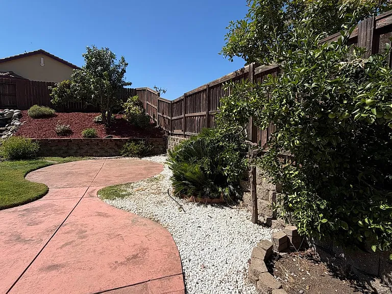 2229 Zittel Dr — Photo 17