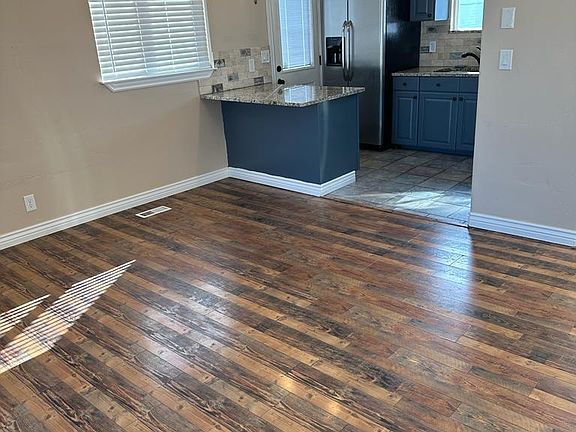 5th image of 4452 W Barrington Dr