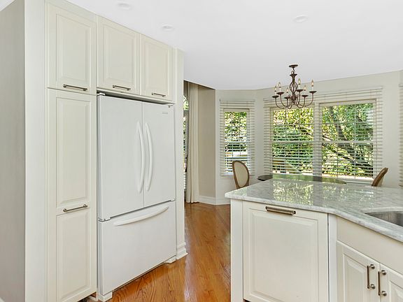 5th image of 14532 Club Circle Dr