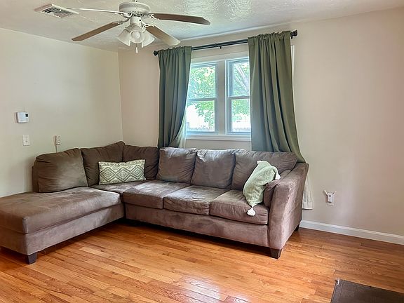 4th image of 11 Carpenter Ave #A