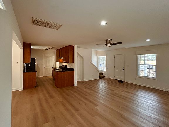 4th image of 2027 Foxwood Farm Trl