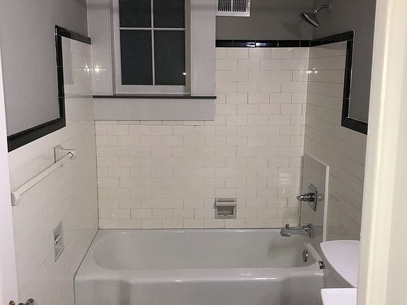 4th image of 2432 Glenmary Ave APT B1