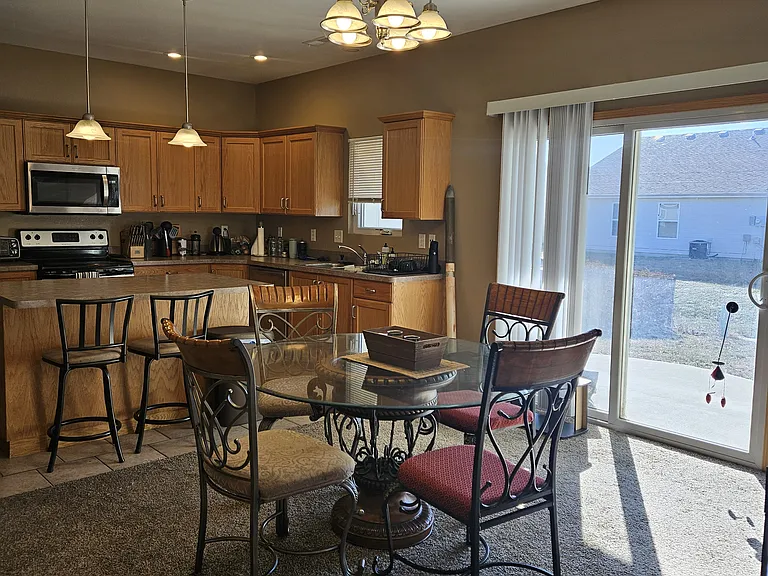 705 Walters Dr — Photo 4