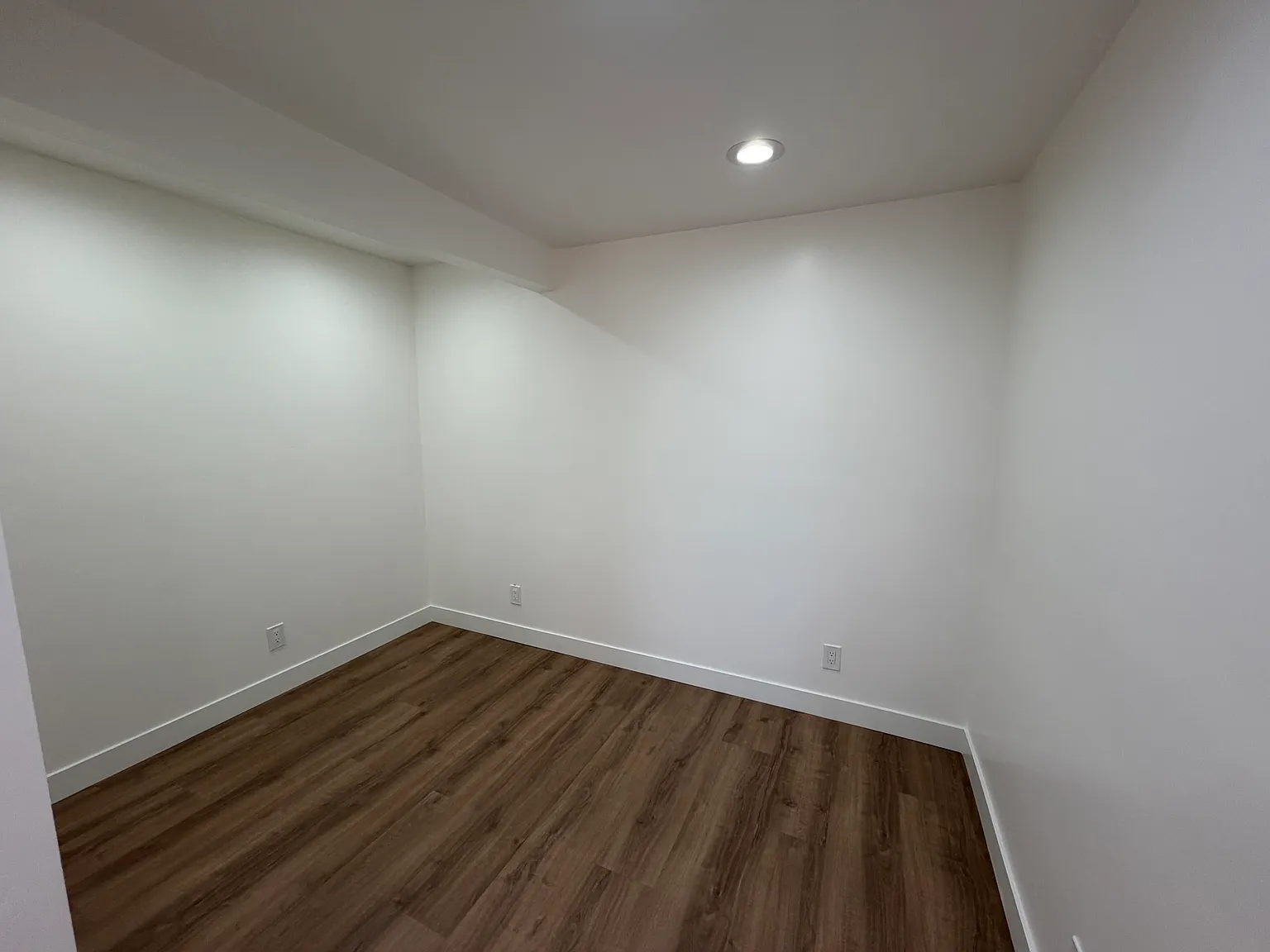 Studio, 450 sqft, $1,980 — Photo 4