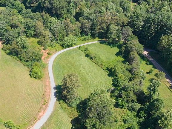 4th image of 32 Porter Creek Dr
