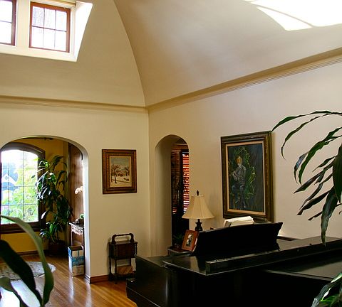 3rd image of 1633 S Crest Dr