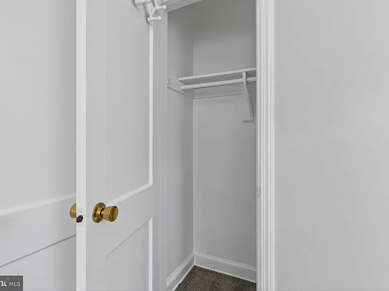 1410 N Quinn St #7 — Photo 17