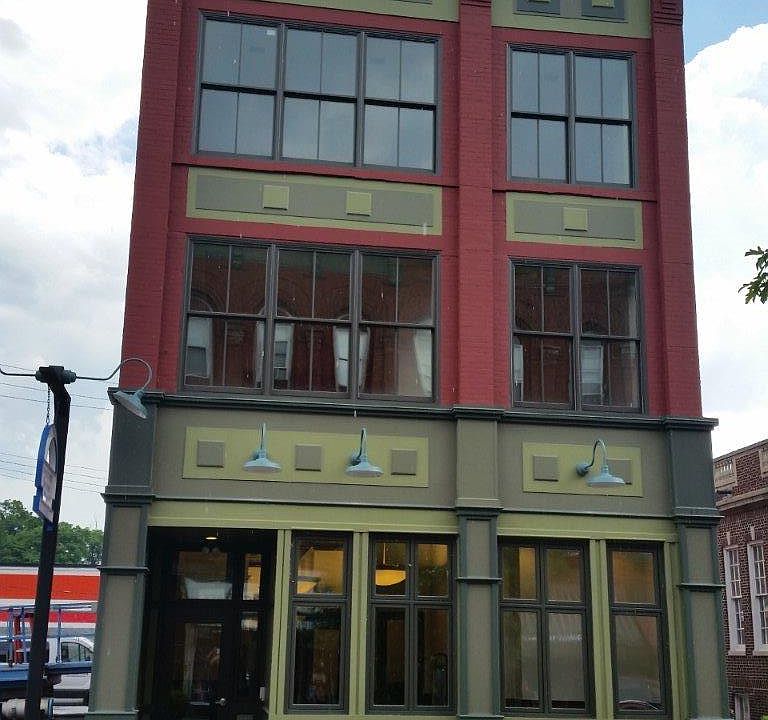 18 Lake Street Facade