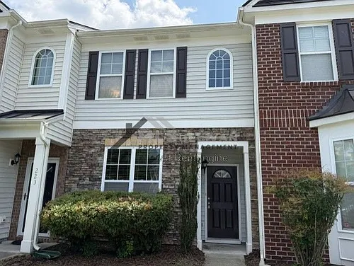 100 Stratford Lakes Dr #221 Photo 1
