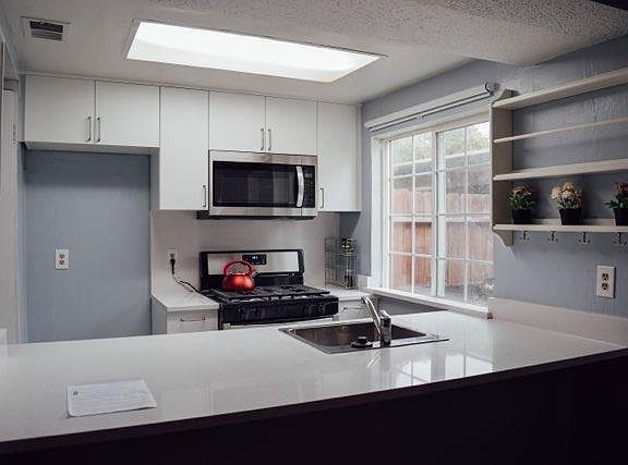 4th image of 4223 Savannah Ln