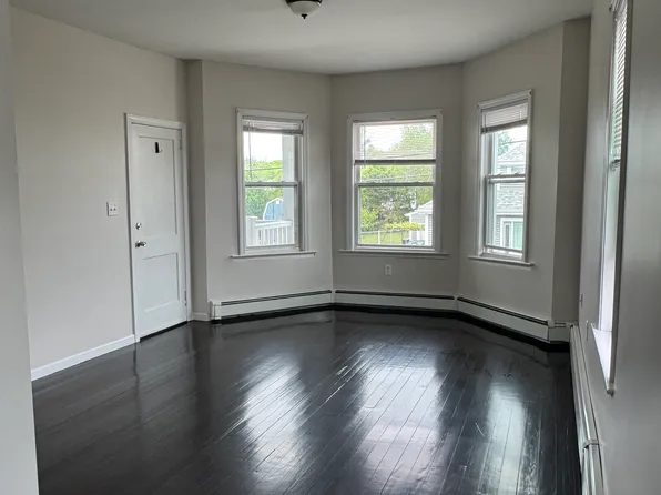 24 Potter St, Dartmouth, MA