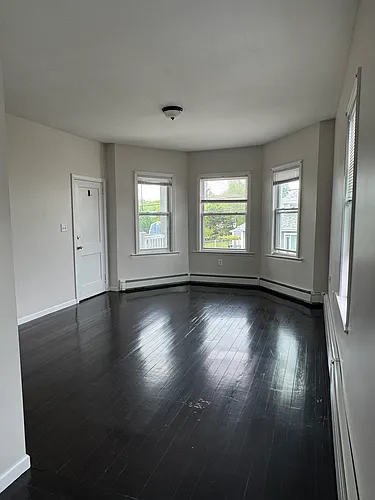 24 Potter St Photo 1