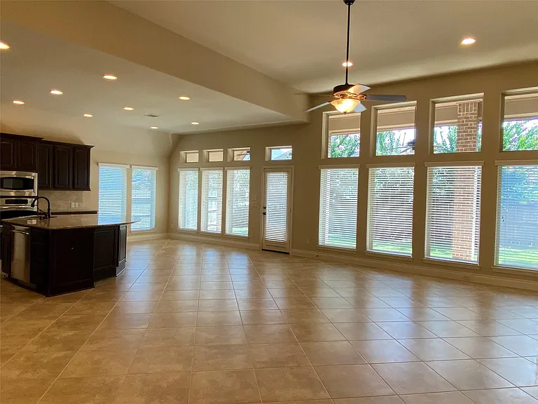 5922 Solara Ledge Ln — Photo 6