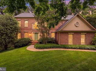 11711 Saddle Crescent Cir, Oakton, VA 22124